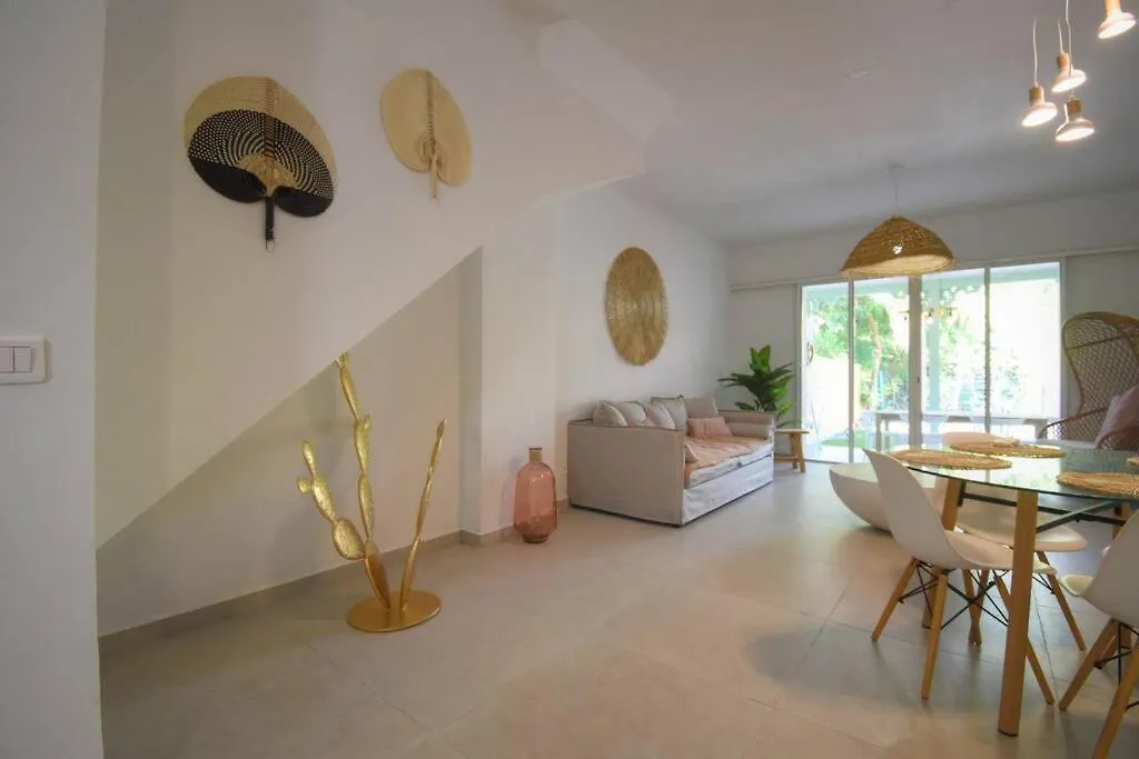 La Maison Rose Orient Bay 0*,  Sint Maarten/Saint Martin
